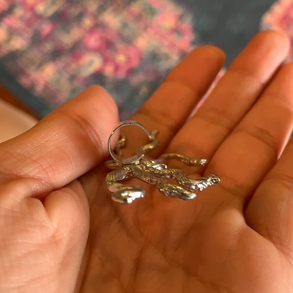 Octopus Ear Cuff - Picture 4 of 5